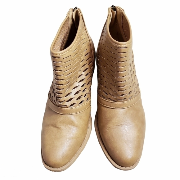 Qupid Tobin Tan Caged Ankle Heeled Booties - Picture 4 of 7